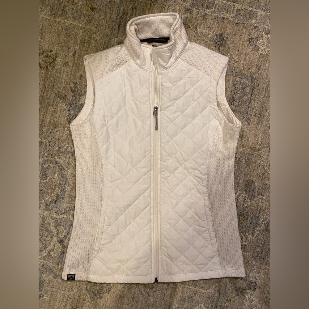 Stormcreek White full-zip vest